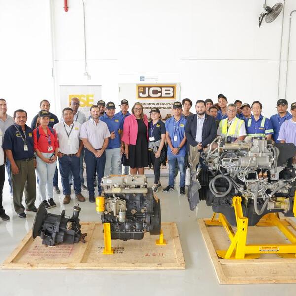 Imagen Cardoze-y-Lindo-SA-realiza-donacion-de-maquinaria-industrial-al-ITSE-para-laboratorio-vivencial-de-estudiantes--2