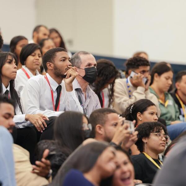 Imagen Fotos---Dra-Mayuri-Galindo-presenta-a-los-estudiantes-del-ITSE-su-libro-Contabilidad-6