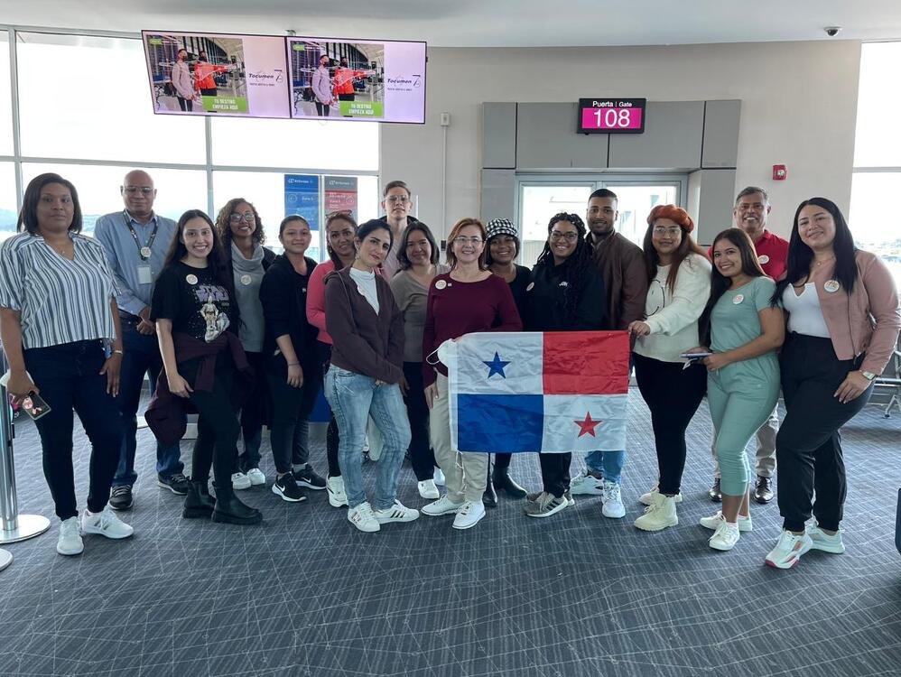 Imagen de portada Graduandos del ITSE participan en “study tour” logístico en Barcelona, España    