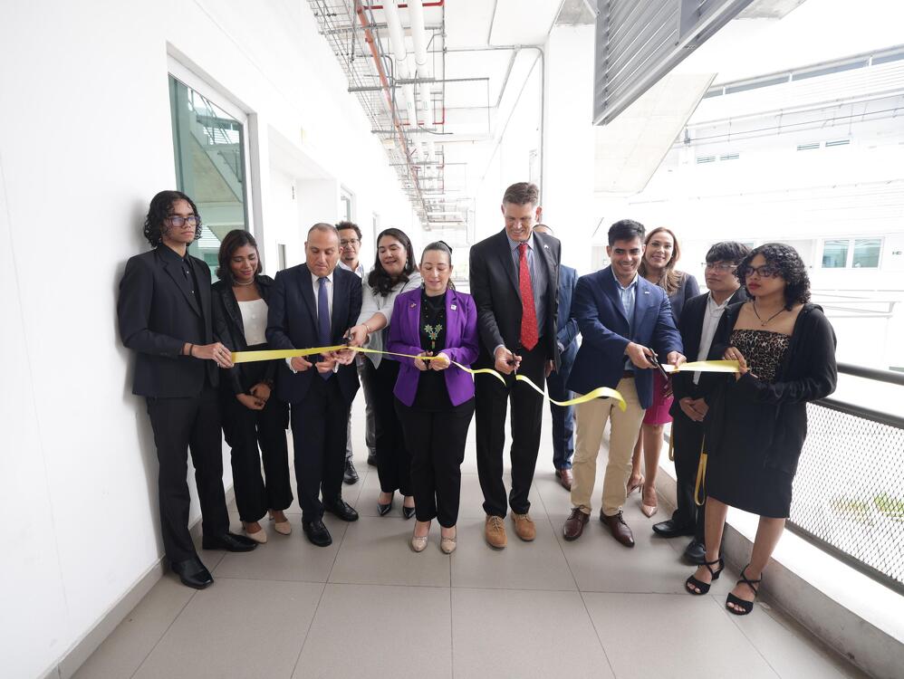 Imagen Inauguran Centro de Idiomas ITSE