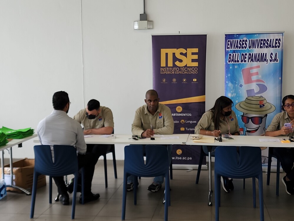 Imagen de portada Empresa Envases Universales Ball de Panamá realiza feria de empleo en el ITSE
