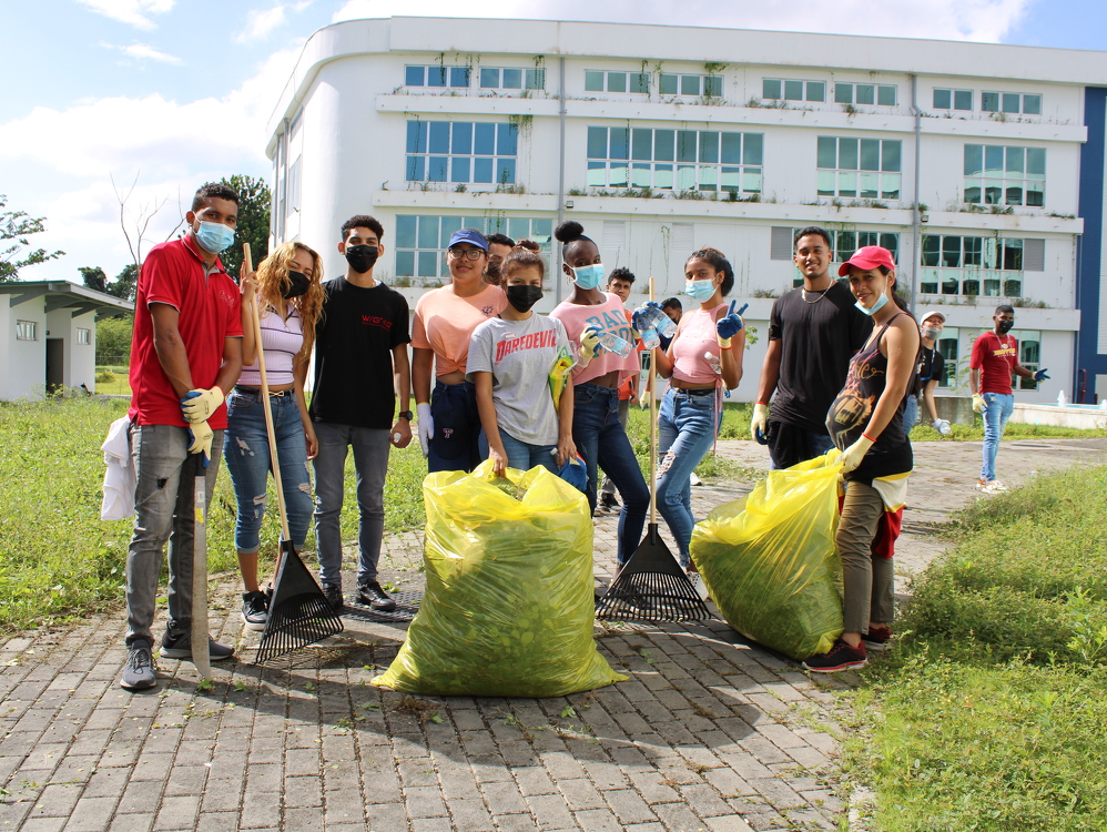 Imagen de portada Estudiantes de logística del ITSE realizan operativo de limpieza