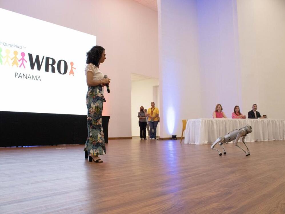 Imagen de portada Inauguran la VIII Olimpiada Nacional de Robótica