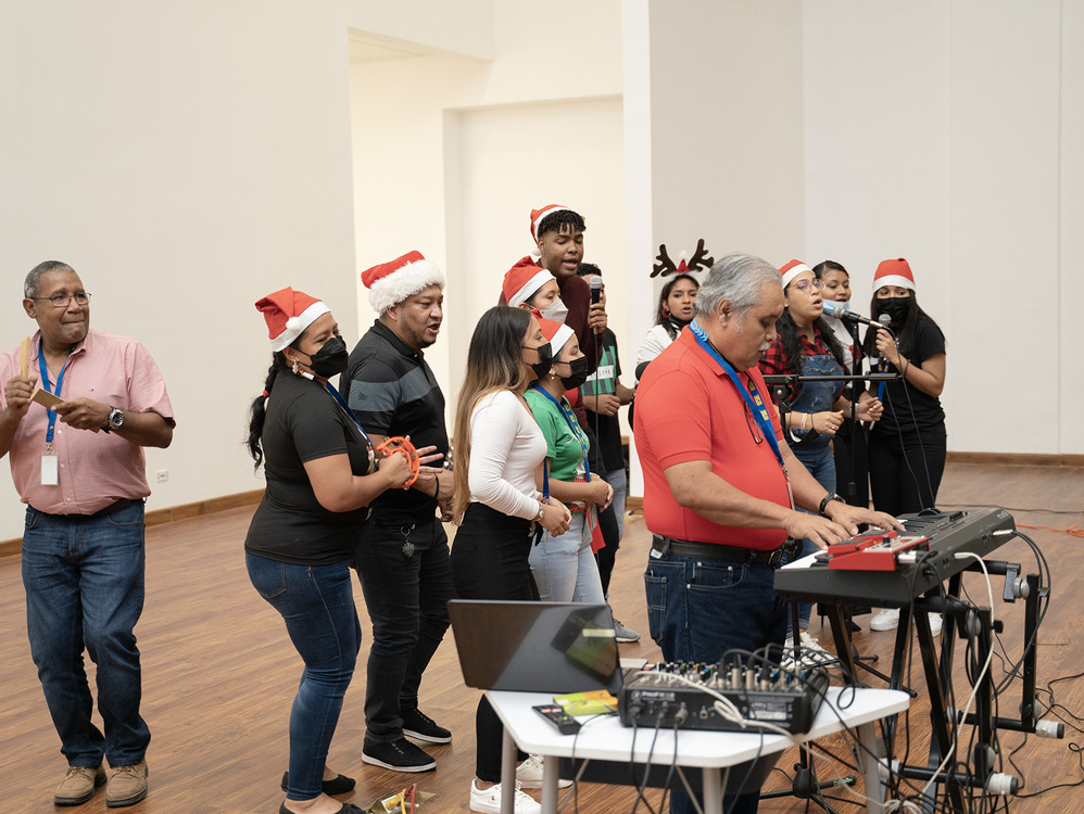 Imagen de portada Grupo Talento ITSE llenan el Campus de espíritu navideño