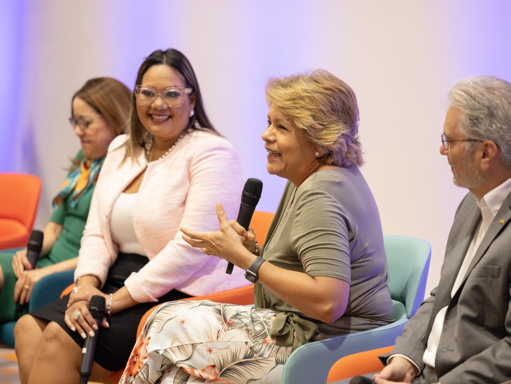 Imagen de portada ITSE participa en foro educativo de la APEDE destacando la importancia de las carreras de ciclo corto