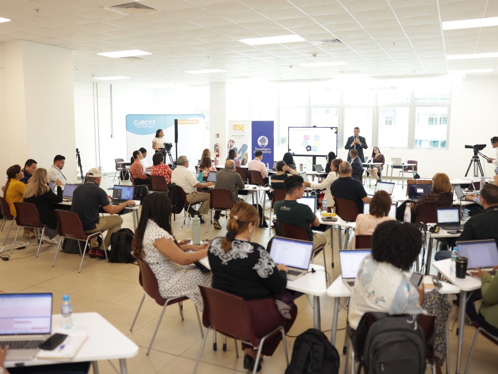 Imagen ITSE impulsa la innovación educativa con bootcamp sobre microcredenciales de la mano del Tec de Monterrey