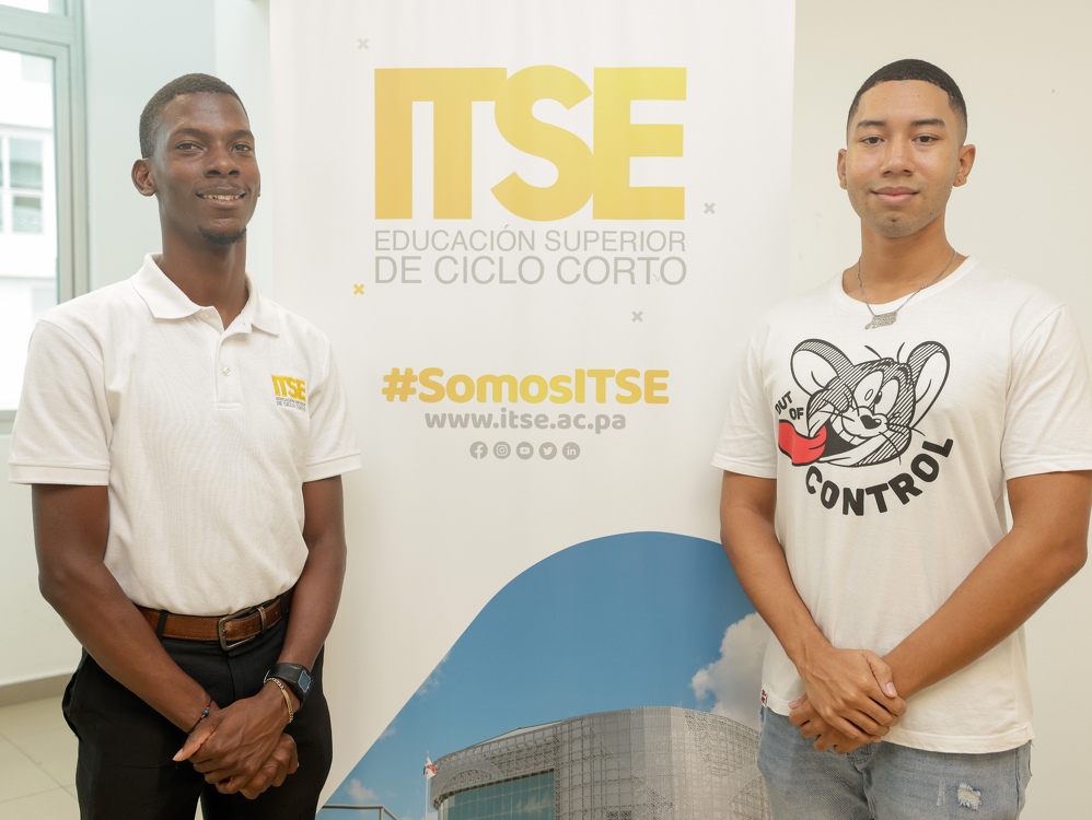 Imagen de portada Estudiantes del ITSE ganan Hackathon Internacional 2024