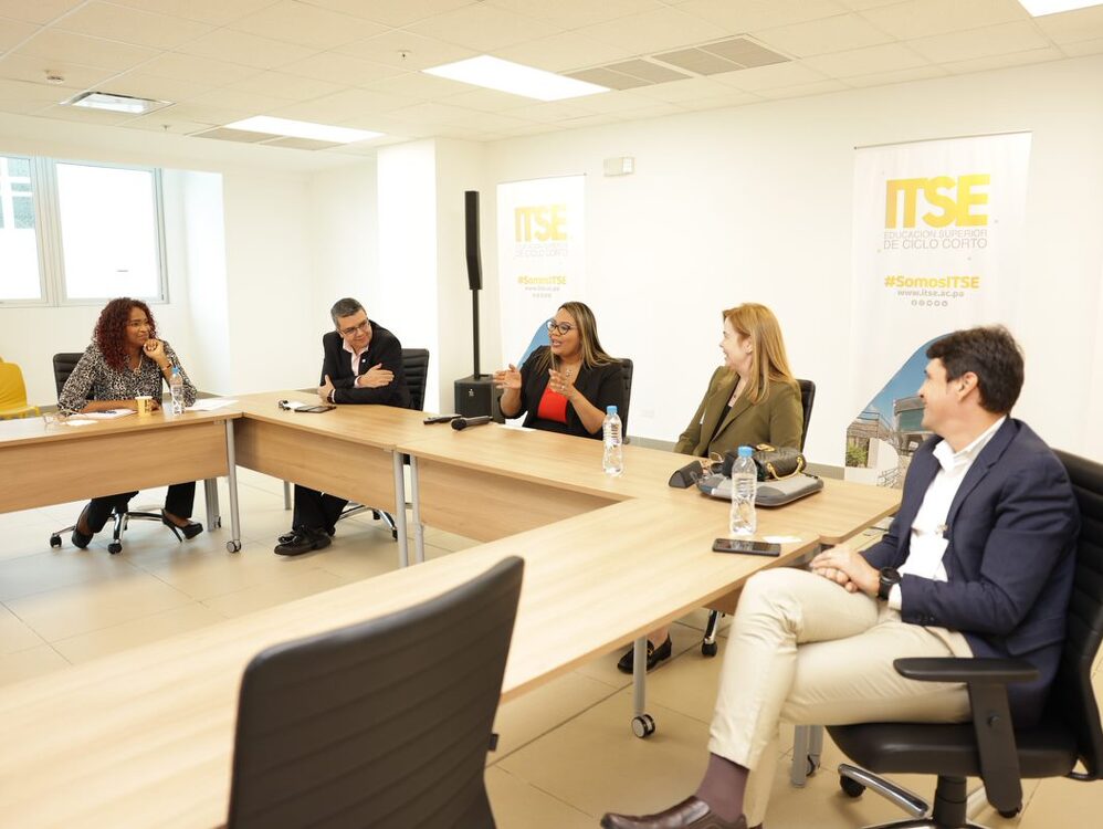 Imagen de portada Directivos del Grupo Melo muestran interés en fomentar vinculación con el ITSE