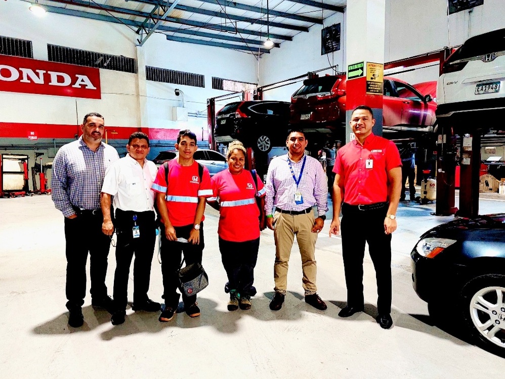 Imagen de portada Estudiantes del ITSE inician práctica profesional en la Empresa Bahía Motors 