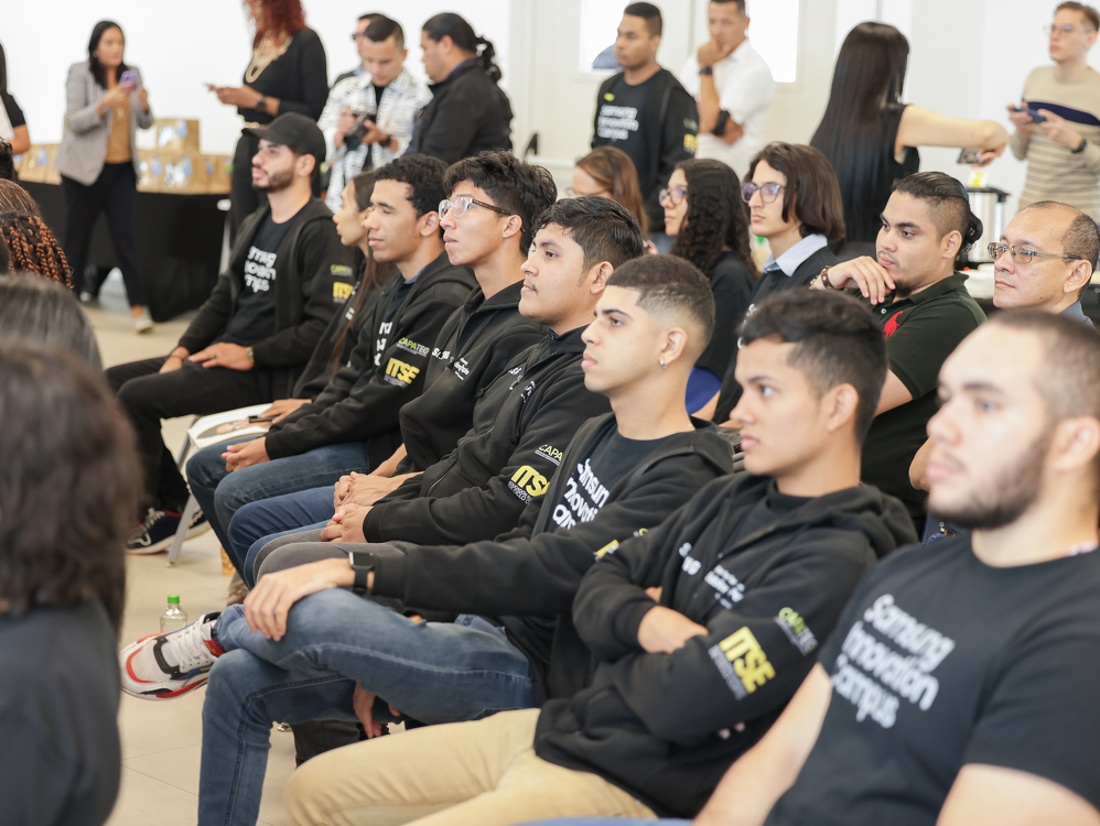 Imagen de portada 250 jóvenes panameños culminan Programa Educativo Samsung Innovation Campus apoyado por el ITSE