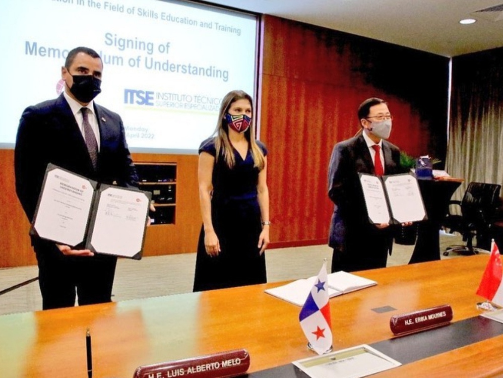 Imagen de portada Panamá y Singapur firman acuerdo para fortalecer la educación técnica