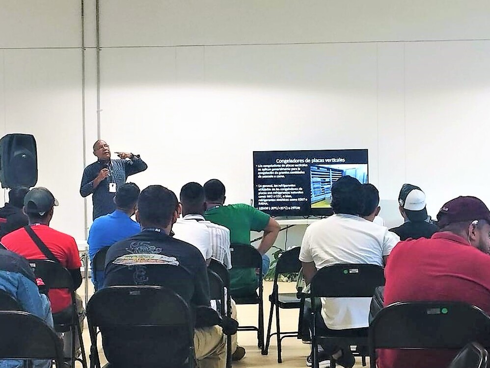 Imagen de portada Escuela de Tecnología realiza taller sobre conservación de alimentos   