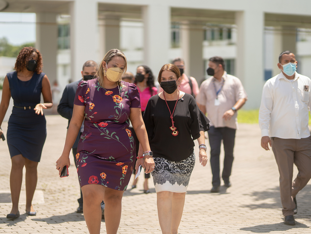 Imagen de portada “El ITSE es un instituto modelo para la región”: expresa la Ministra de Educación durante visita al Campus