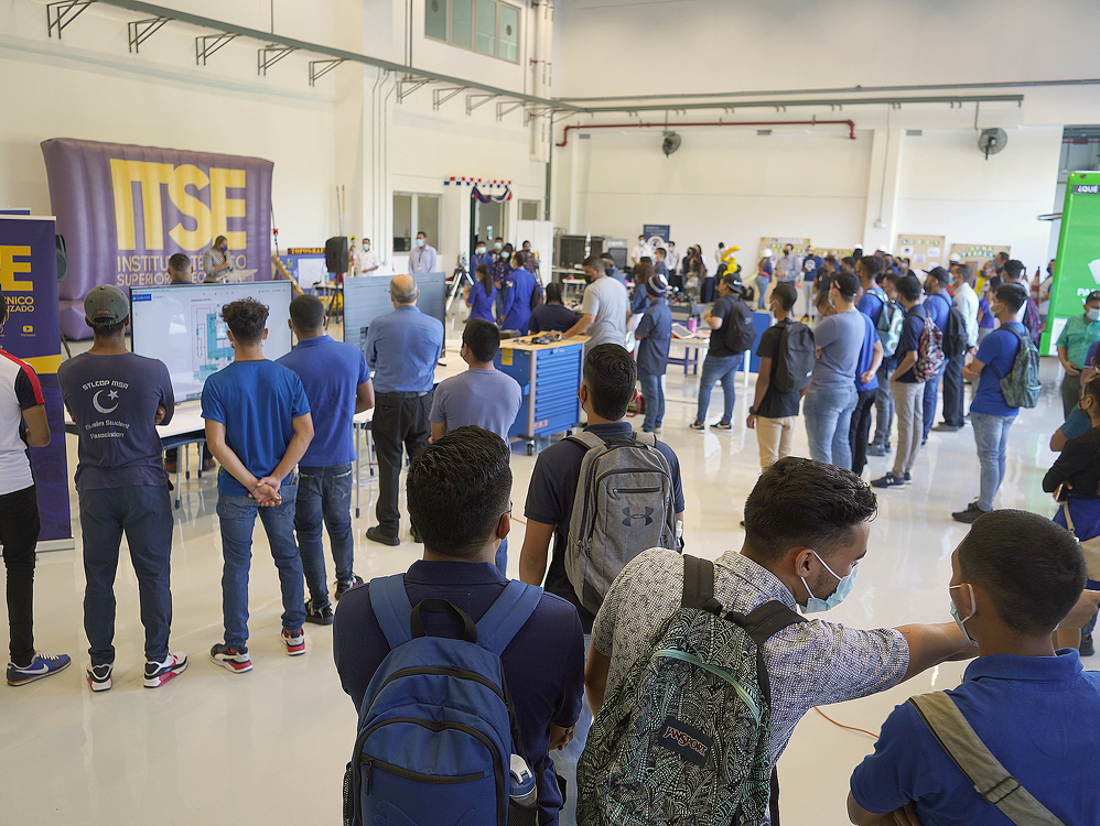 Imagen de portada Escuela Tecnología Industrial celebra el cuarto aniversario del ITSE con una exhibición tecnológica