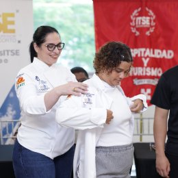 ITSE fortalece la formación gastronómica con entrega de filipinas institucionales
