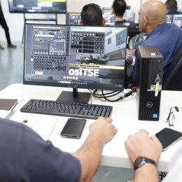 Escuela de Tecnología Industrial fortalece competencias en simulación CNC con entrenamiento especializado de FANUC