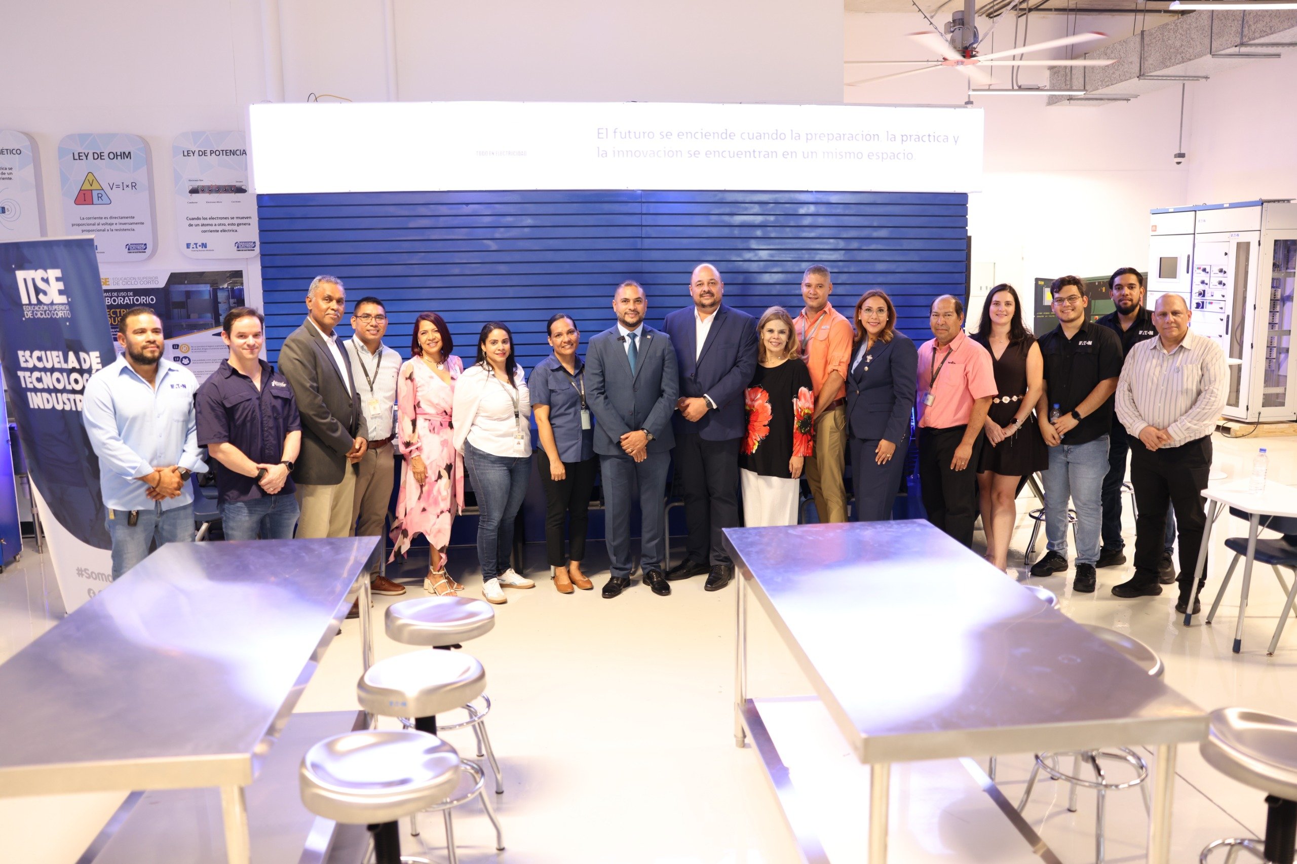 El ITSE inaugura nuevo Laboratorio Eaton de Capacitación Eléctrica
