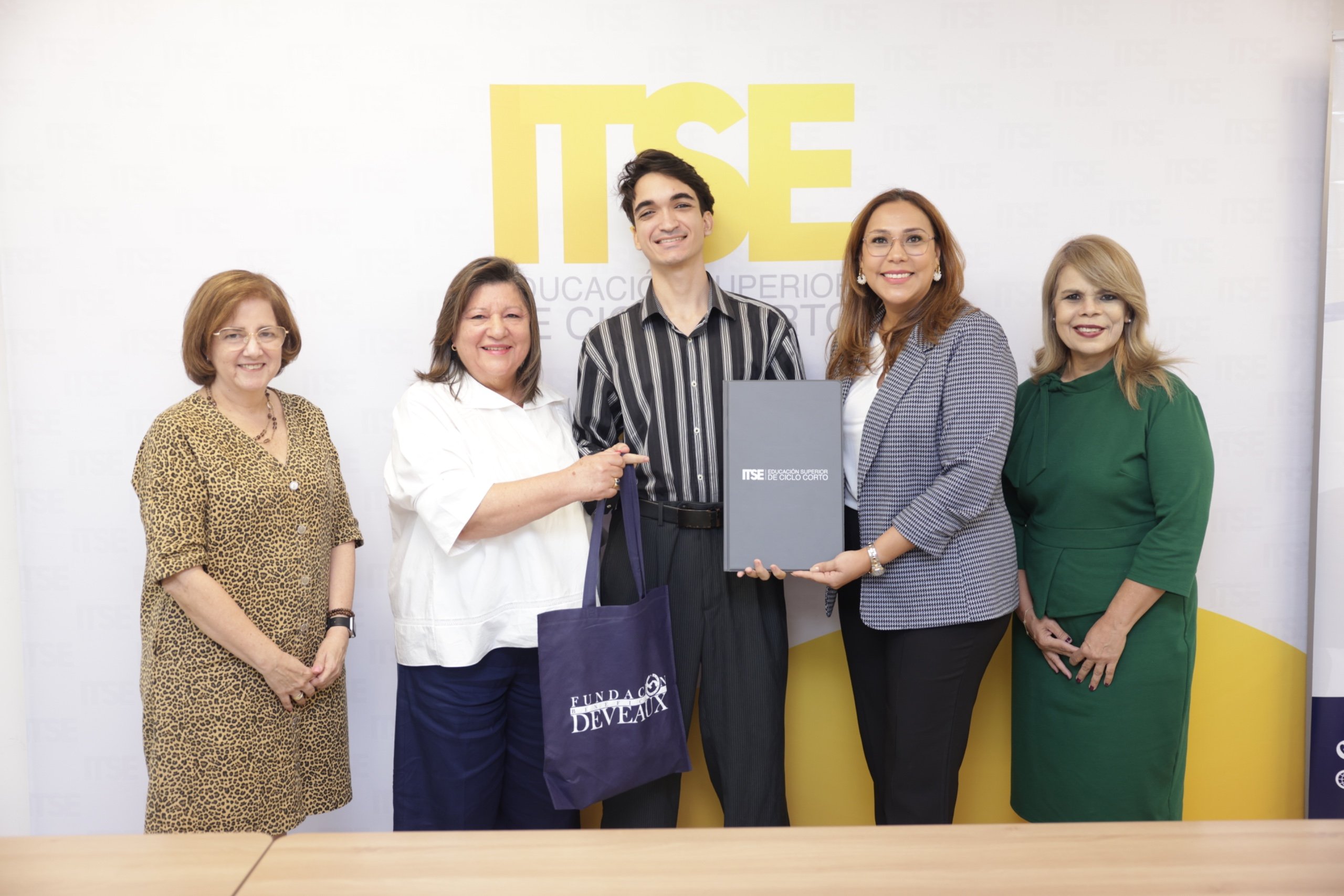 Fundación Louis y Marthe Deveaux e ITSE impulsan el futuro de jóvenes talentos con becas 2026