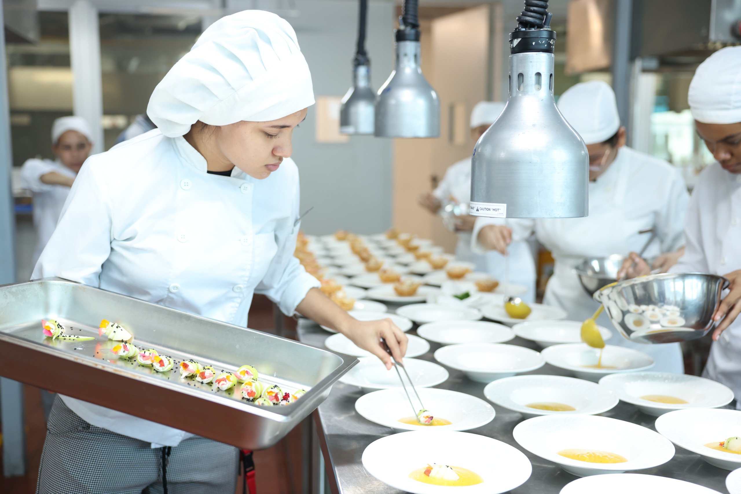 Sabores que se encuentran: estudiantes de Hospitalidad y Turismo exploran el arte del maridaje